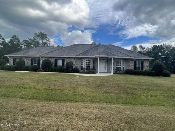 33 Odessa Drive,  Carriere,  MS 39426