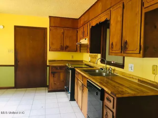 New Augusta, MS 39462,2 Turner Loop