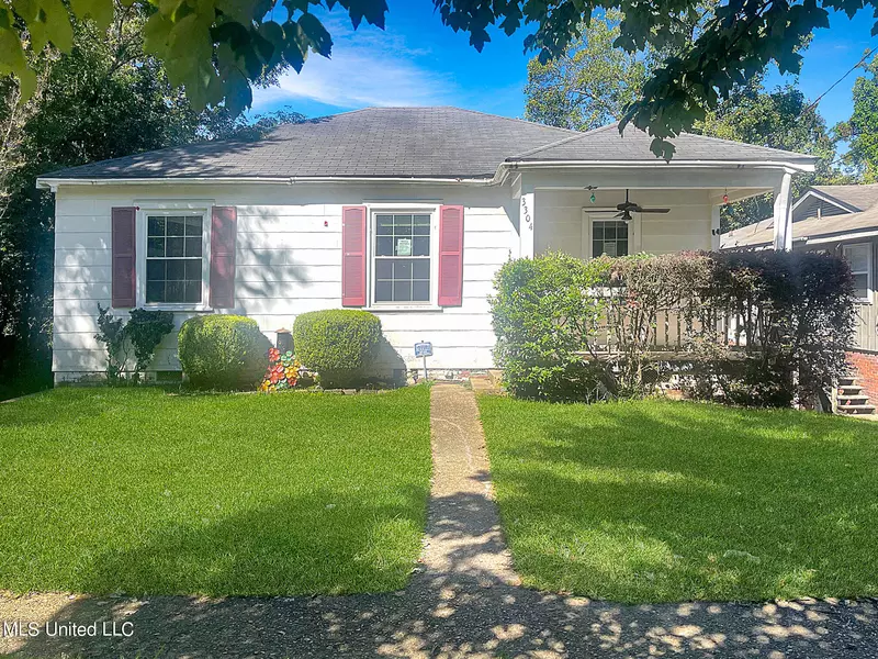 3304 Drummond Street, Vicksburg, MS 39180