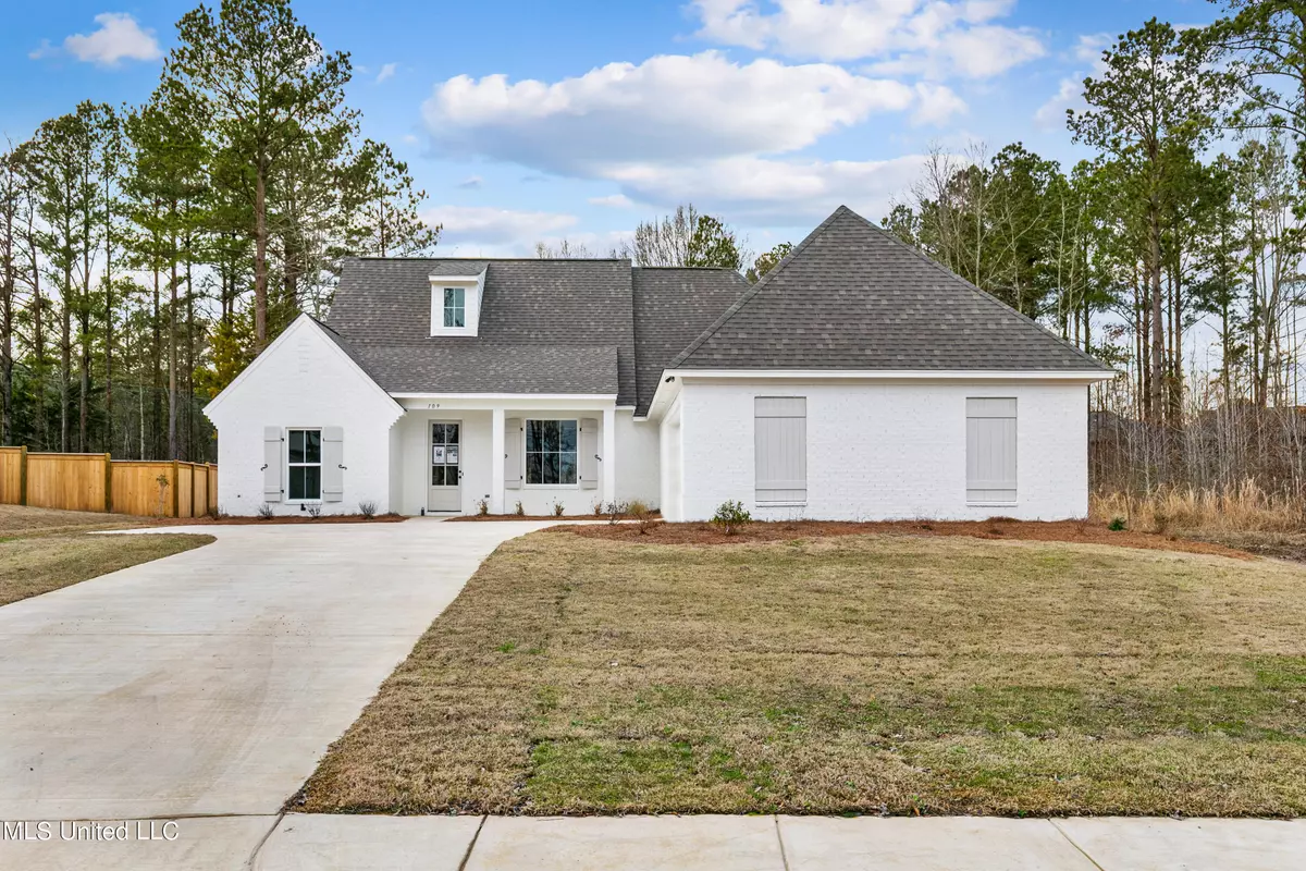 Madison, MS 39110,109 Herons Bay Circle Circle