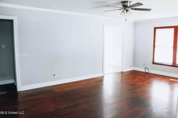 Moss Point, MS 39563,5106 Myrtle Street