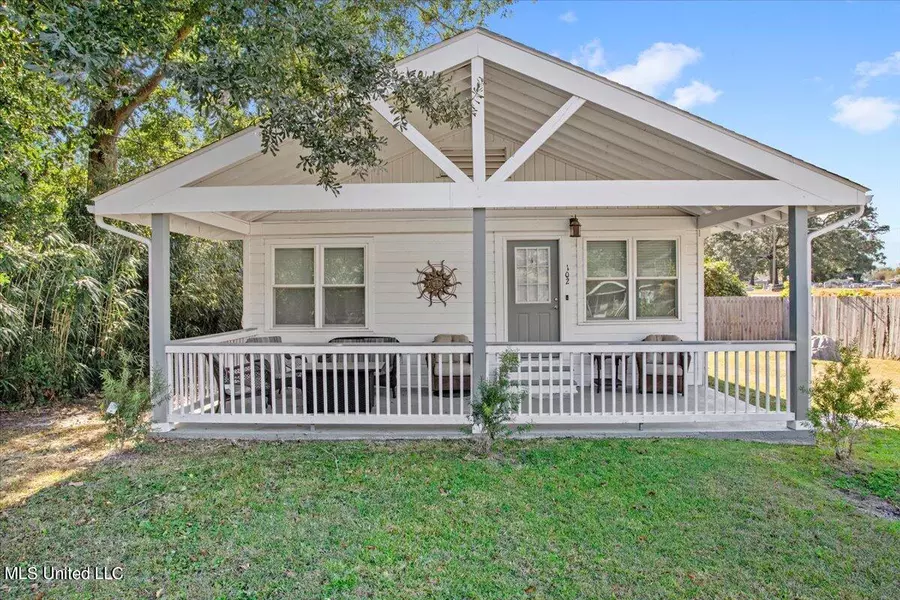 102 S Girard Avenue, Long Beach, MS 39560