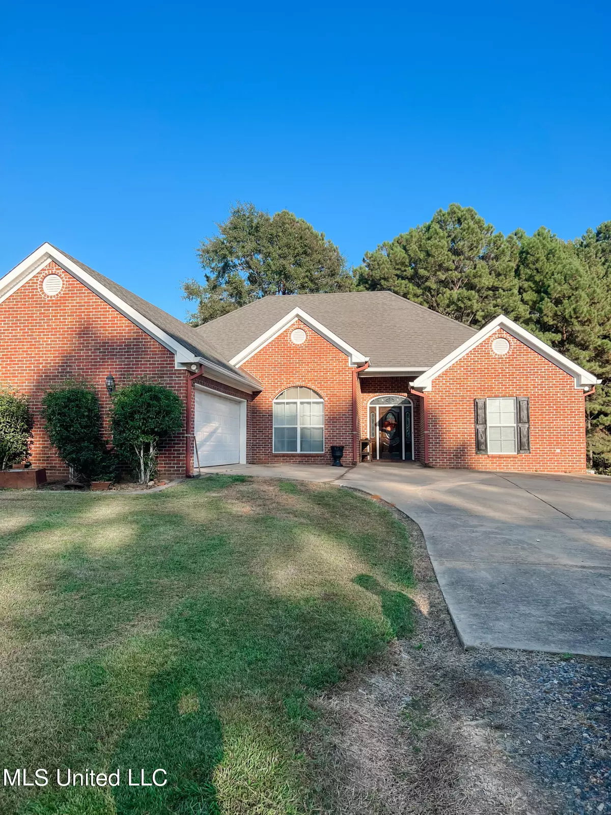 Florence, MS 39073,125 Oak Hill Drive