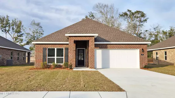 57 Saltmeadow Circle, Ocean Springs, MS 39564