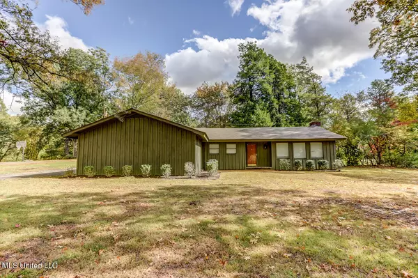 2200 Robinson Road, Hernando, MS 38632