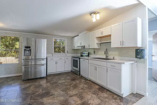 Long Beach, MS 39560,7467 Thompson Road