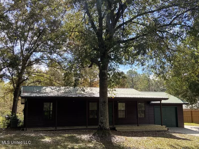 8201 Meadowdale Drive, Gautier, MS 39553