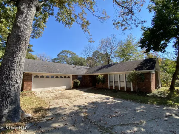 1602 Edgewood Place, Clinton, MS 39056