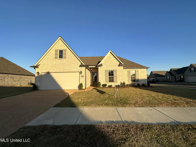 3048 Camilla Circle W, Lake Cormorant, MS 38641