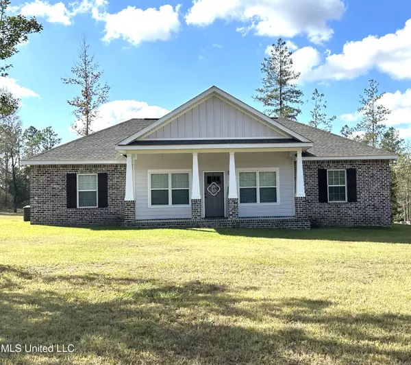 105 Pineview Drive, Lucedale, MS 39452