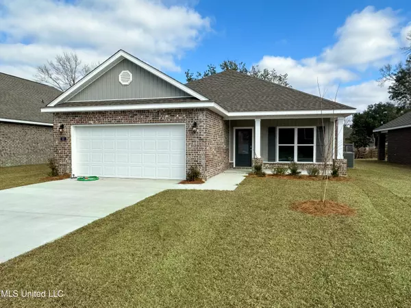 59 Saltmeadow Circle, Ocean Springs, MS 39564