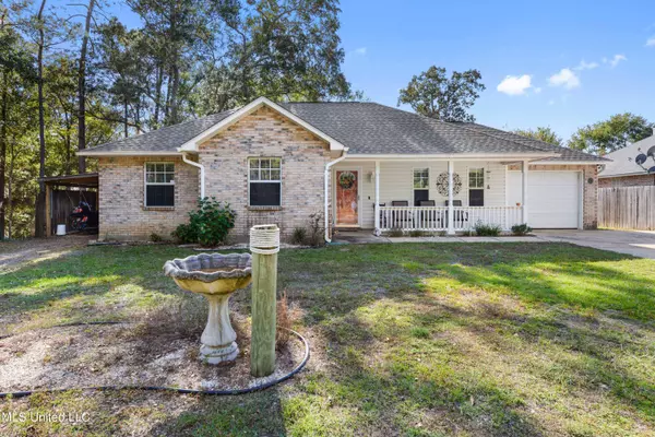 1017 Magnolia Street, Ocean Springs, MS 39564