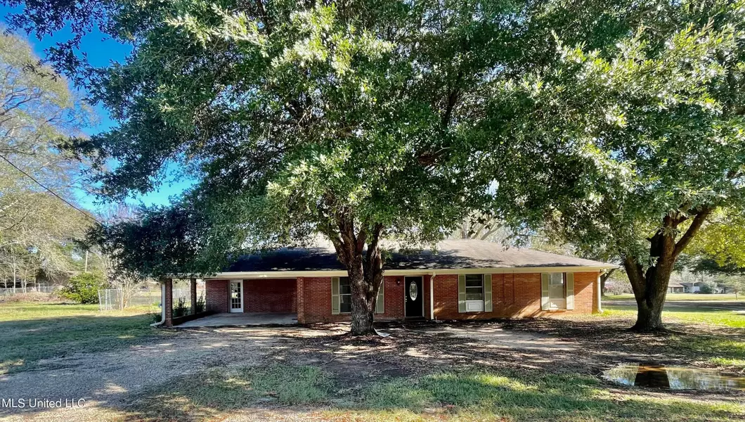 100 Lane, New Hebron, MS 39140
