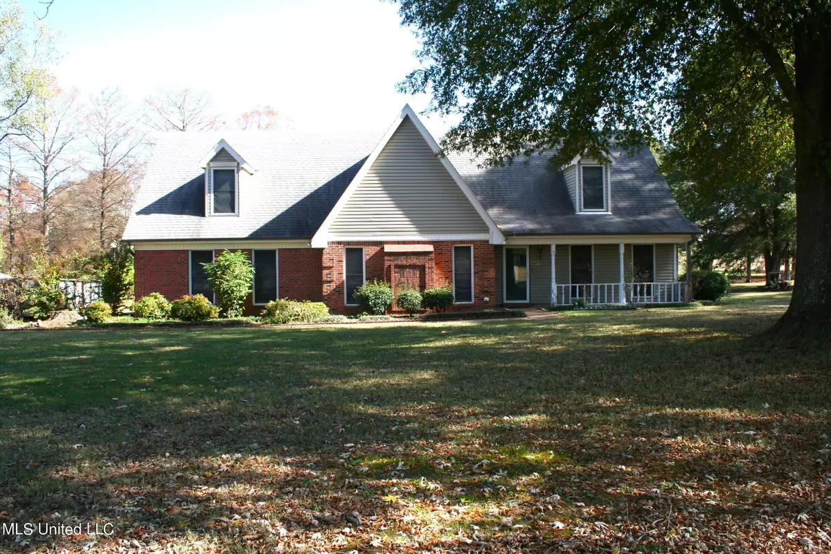 Senatobia, MS 38668,2287 Country Club Road