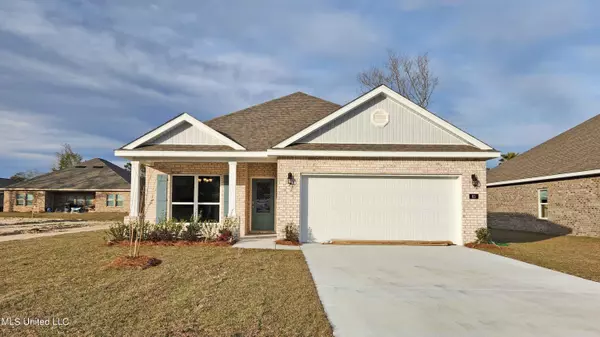 63 Saltmeadow Circle, Ocean Springs, MS 39564