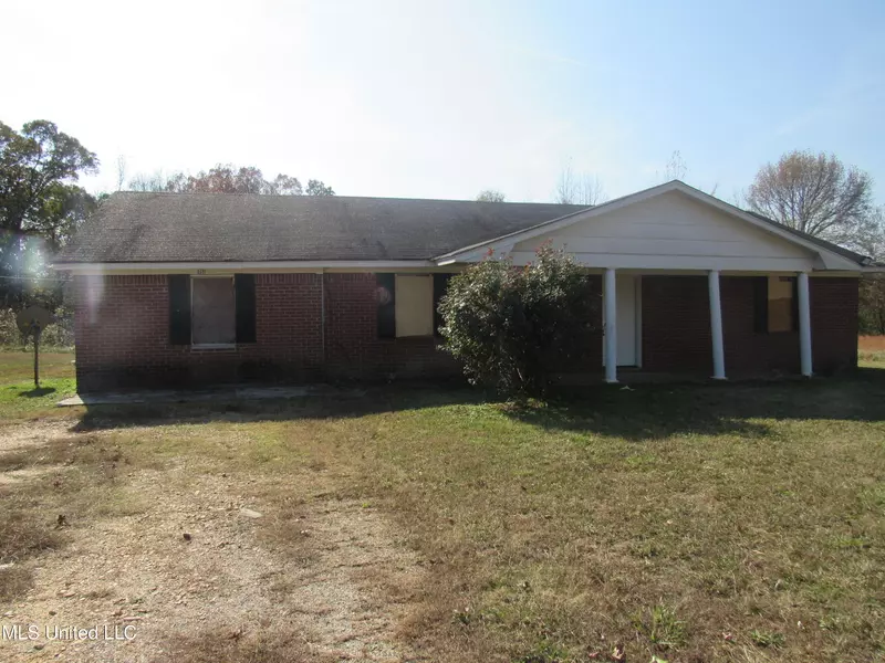 1381 W Woodward Avenue, Holly Springs, MS 38635