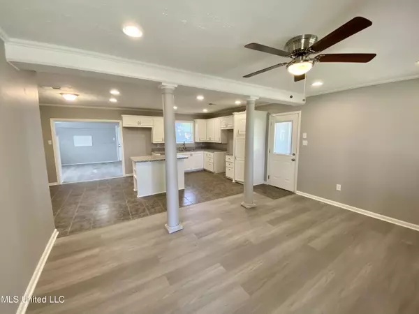 Brandon, MS 39042,305 Diamond Street