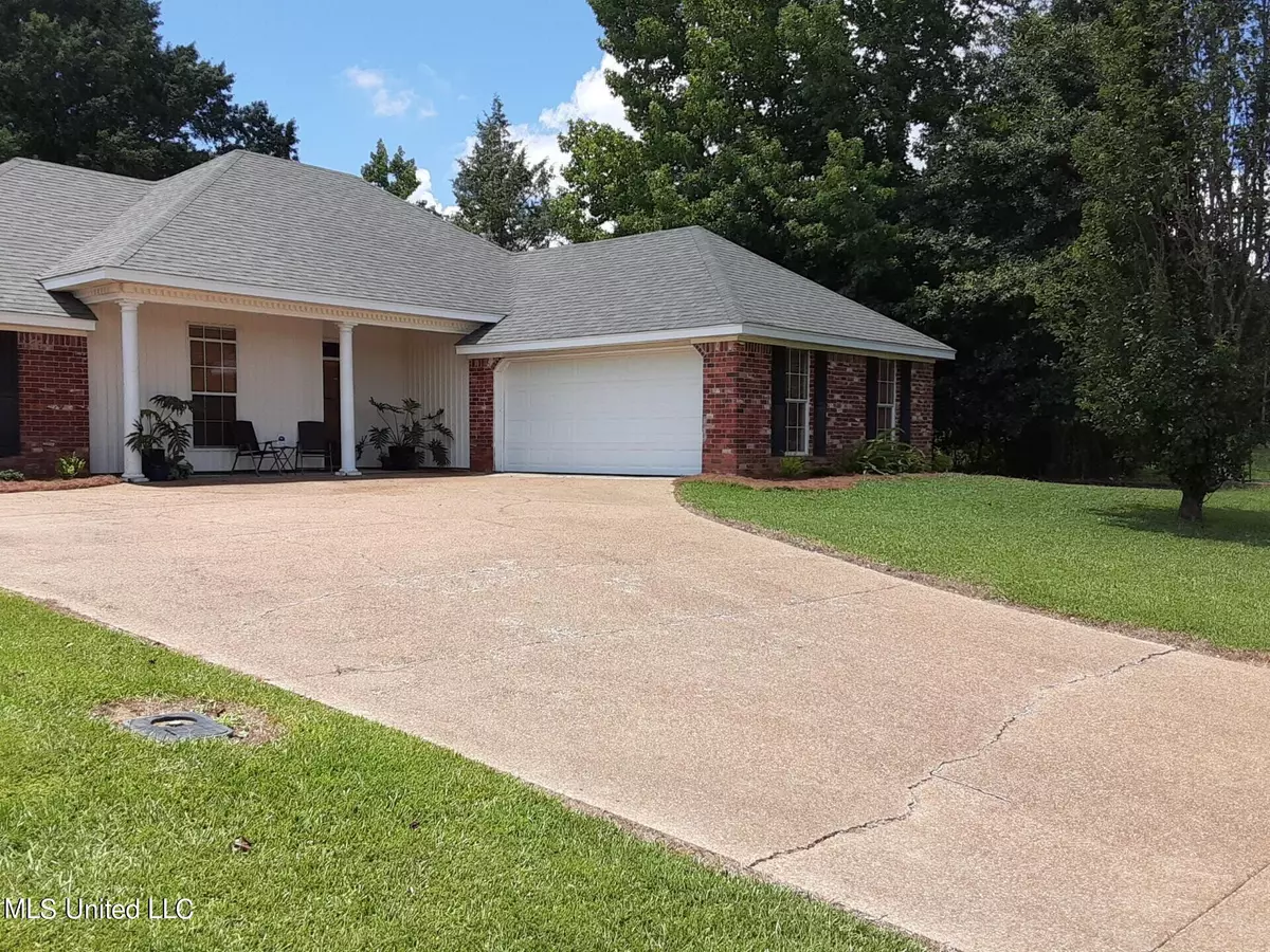 Pearl, MS 39208,645 Oak Ridge Way