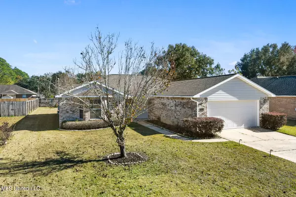 2624 N 7th Street, Ocean Springs, MS 39564