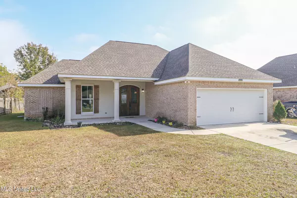 3206 N 9th Street, Ocean Springs, MS 39564