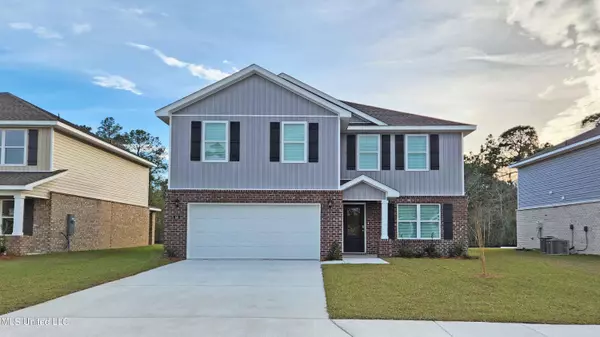 66 Saltmeadow Circle, Ocean Springs, MS 39564