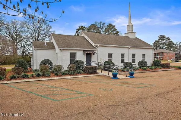 Flowood, MS 39232,1600 Oak Street