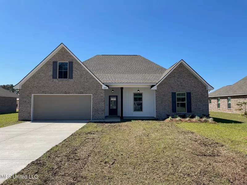 11437 Memphis Circle, Ocean Springs, MS 39564