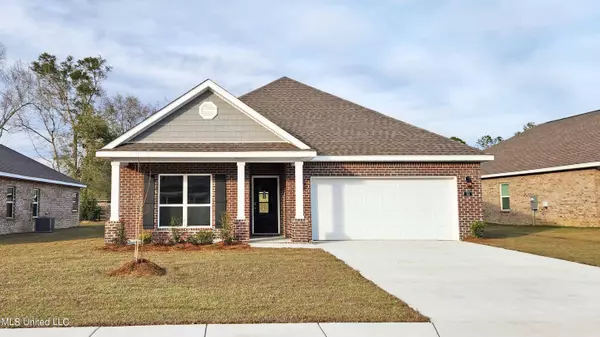 53 Saltmeadow Circle, Ocean Springs, MS 39564