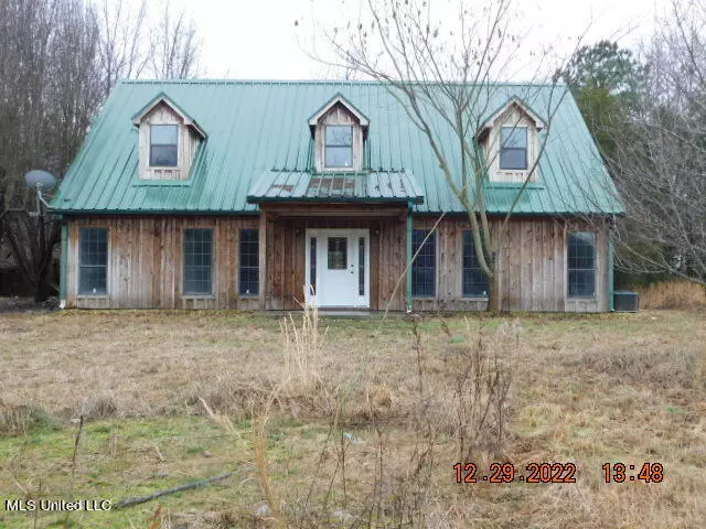 1831 Hammond Hill Road, Como, MS 38619