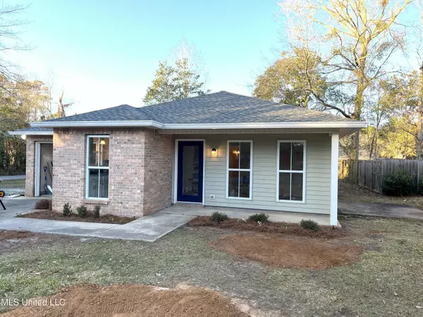 9120 Meadowlark Avenue, Ocean Springs, MS 39564