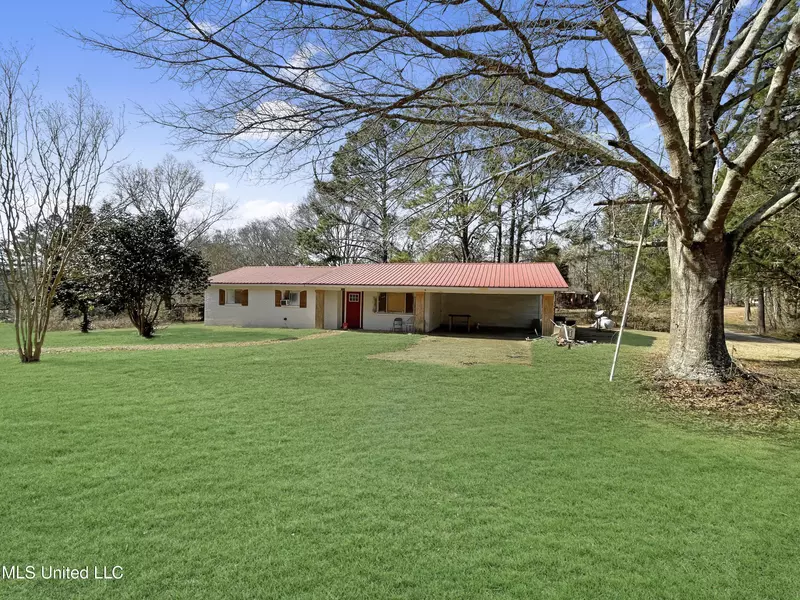 1612 Dry Creek Road, Magee, MS 39111