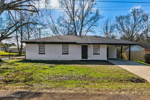 416 NE North Hill Drive, Magee, MS 39111