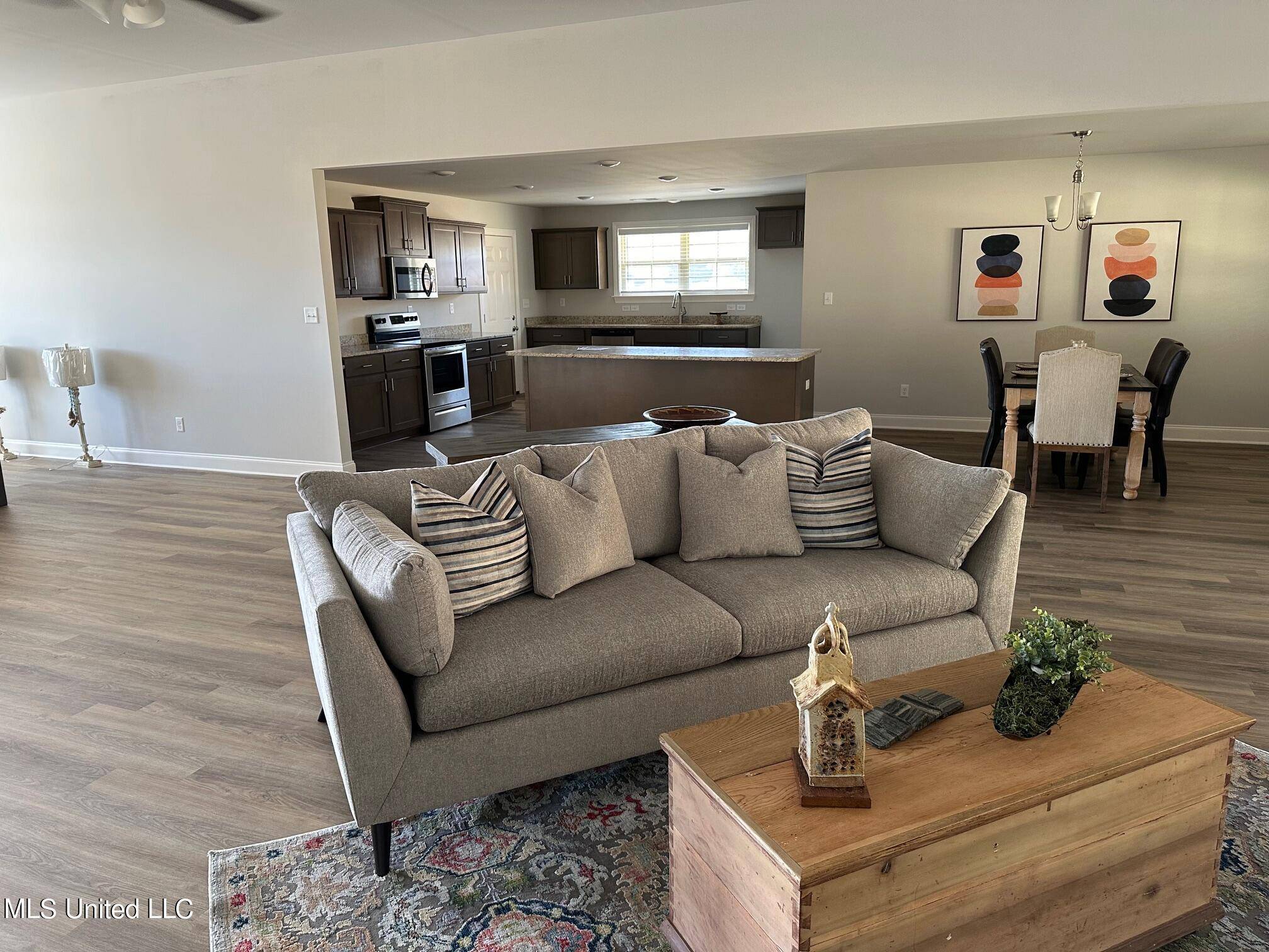 Byhalia, MS 38611,1291 Pebble View Drive