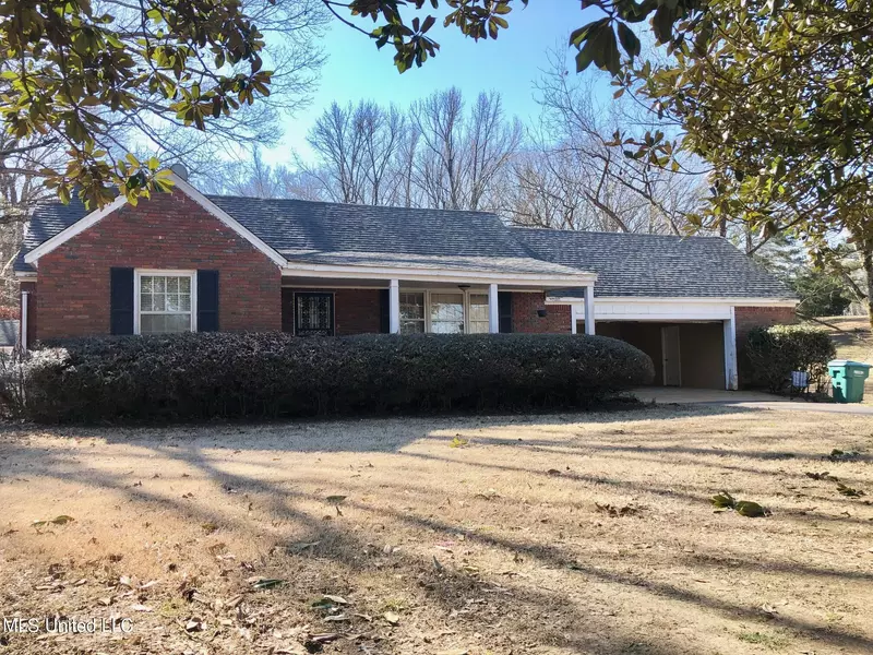 6643 Starlanding Road, Lake Cormorant, MS 38641