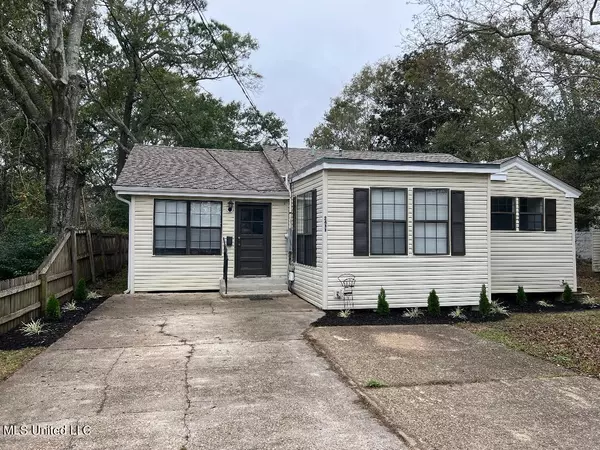 2411 13th Street, Pascagoula, MS 39567