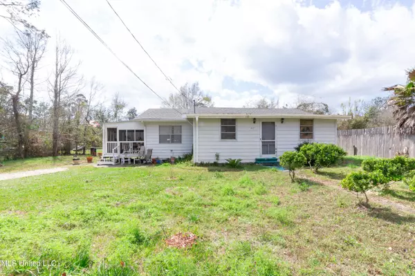 Waveland, MS 39576,417 Saint Jude Street