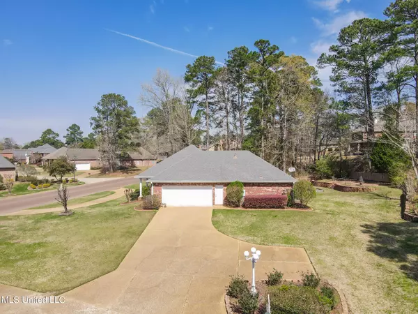 Pearl, MS 39208,500 Country Place Cove