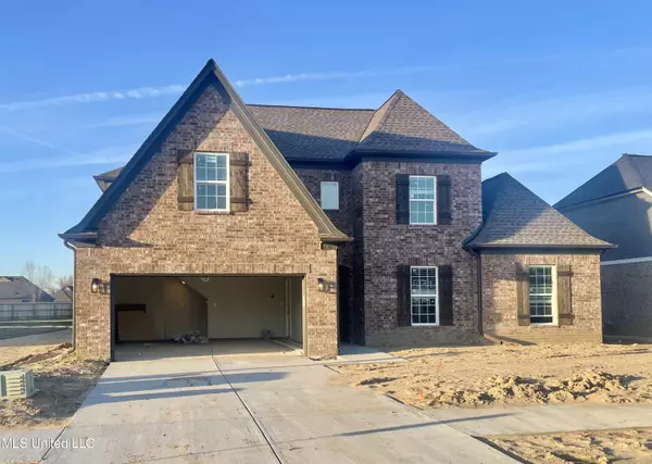 9134 S Lakeside Circle, Walls, MS 38680