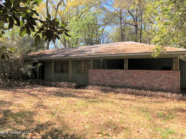 4223 Eastridge Drive, Jackson, MS 39211