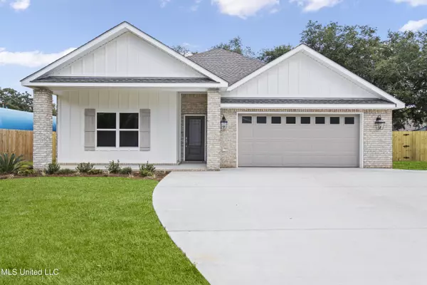 8828 Mermaid Avenue, Ocean Springs, MS 39564