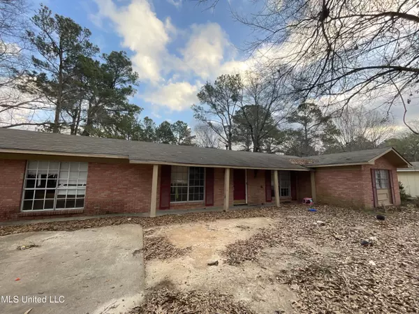 310 Southbrook Drive, Jackson, MS 39211