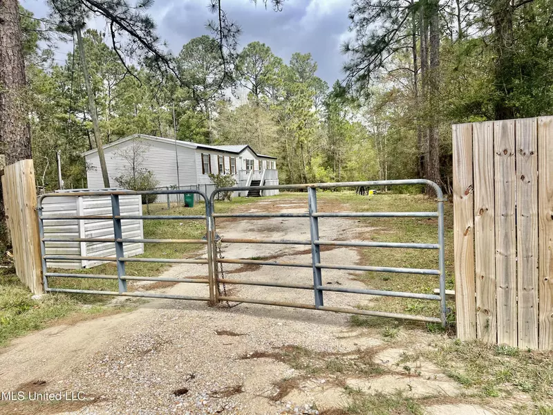 15396 Highway 15, D'iberville, MS 39540