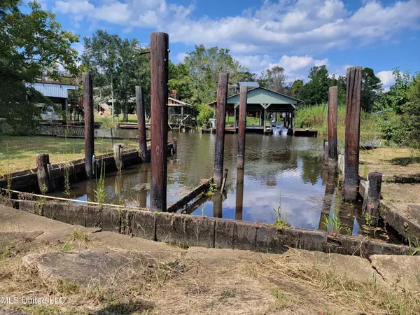 Gautier, MS 39553,5523 Dead River Road