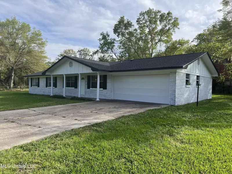 4113 Crestwood Circle, Moss Point, MS 39563