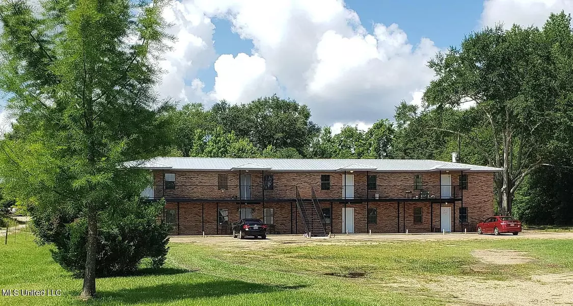 203 9th Avenue, Lumberton, MS 39455