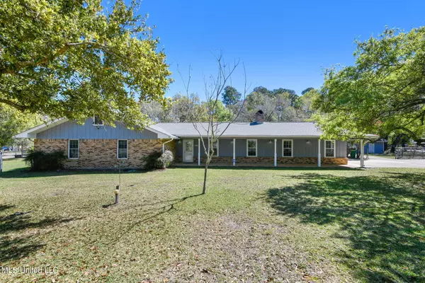 1900 Beachview Drive, Ocean Springs, MS 39564