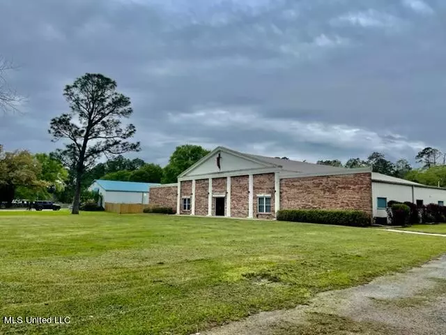6121 Beatline Road, Long Beach, MS 39560