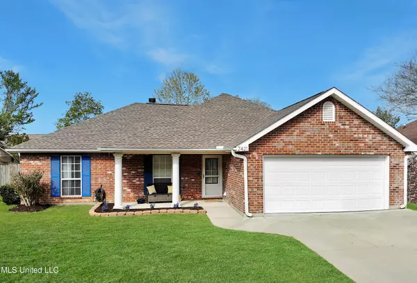 7421 W Falcon Circle, Ocean Springs, MS 39564