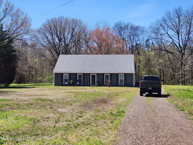 899 Confederate Ridge Drive, Lake Cormorant, MS 38641