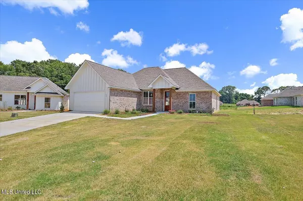 Canton, MS 39046,203 Silver Maple Place